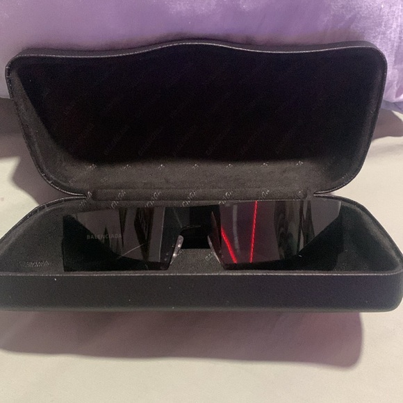 BALENCIAGA wrap around sunglasses - Picture 5 of 9